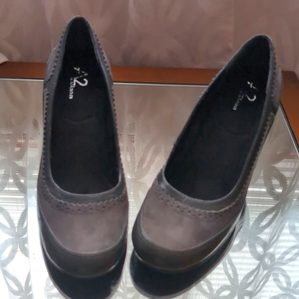 AEROSOLES Women's Size 8M Gray Classic High Heel Round Toe Heels - Picture 3 of 13